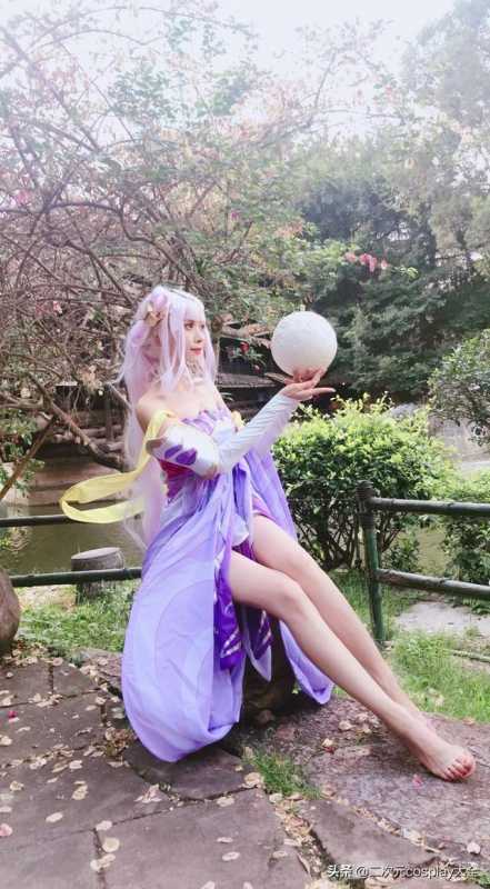 靓丽女神cos王者荣耀嫦娥，绝世舞姬貂蝉，好一个大长腿颜值美女-2.jpg