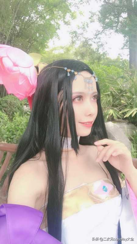 靓丽女神cos王者荣耀嫦娥，绝世舞姬貂蝉，好一个大长腿颜值美女-7.jpg