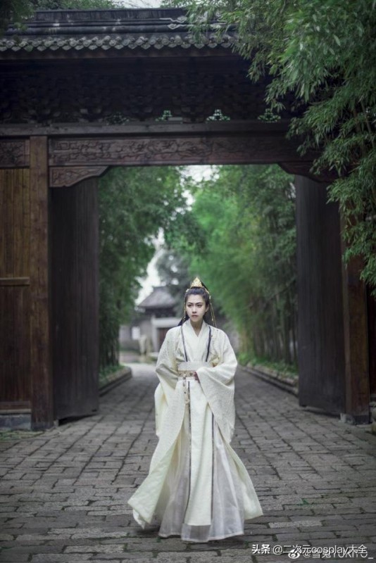 《陈情令》金凌cos，气质俊美清秀，这位金“大小姐”我太可了-2.jpg