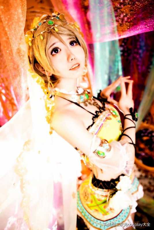 舞娘觉醒花阳cos，异域风格，笑容清甜甜画面感吸睛-1.jpg