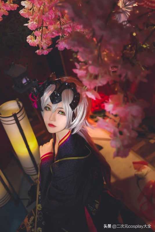 黑贞德花魁cos，绝艳纯美，场景眼神令我一秒喜欢-7.jpg
