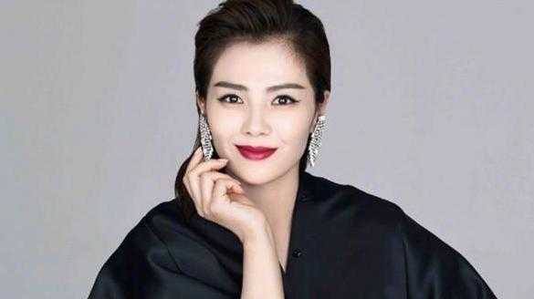 五年替夫还完四个亿债务的“贤妻”刘涛，今41岁仍是时尚圈的宠儿-7.jpg