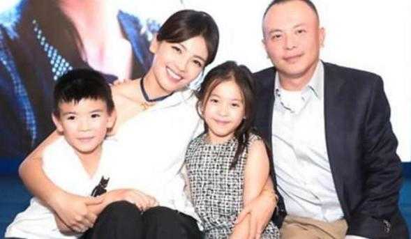 五年替夫还完四个亿债务的“贤妻”刘涛，今41岁仍是时尚圈的宠儿-12.jpg