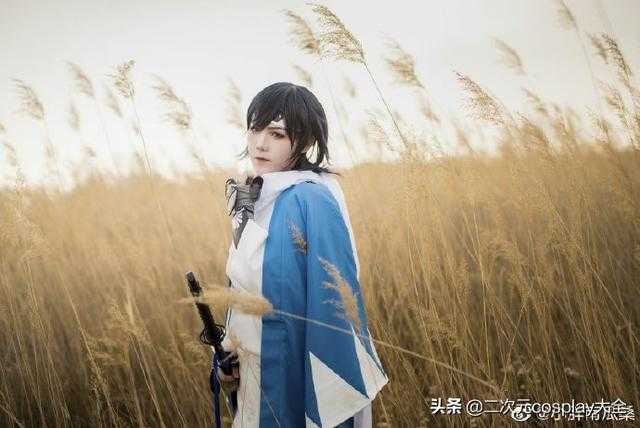 景与人相融，《刀剑乱舞》大和守安定，夕阳光真的太治愈了-3.jpg