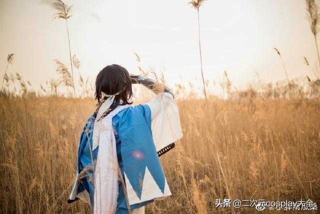 景与人相融，《刀剑乱舞》大和守安定，夕阳光真的太治愈了-2.jpg