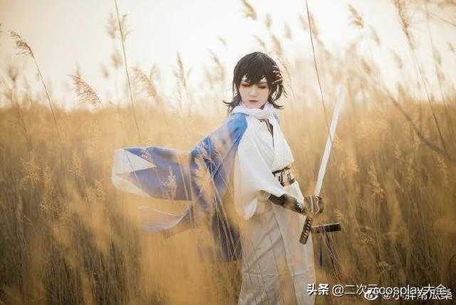 景与人相融，《刀剑乱舞》大和守安定，夕阳光真的太治愈了-7.jpg