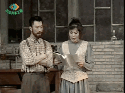 丁嘉丽将“无名小卒”的他捧红后，他却转身提分手，再次相见不理睬-2.jpg