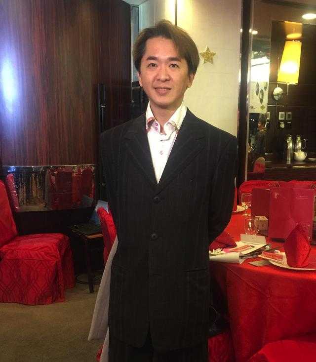 邓兆尊与亲妈互撕争家产，御女之术远超何鸿燊，三个妻妾亲如姐妹-1.jpg