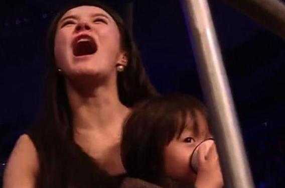 拳王之妻冉莹颖，虽饱受争议却是个“超人”妈妈，为全家人遮风挡雨-10.jpg