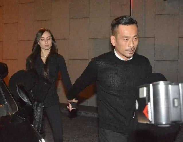 高调小三刘碧丽与正室互怼，正室拿出一样法宝转眼她就被送出国-8.jpg