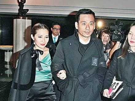 高调小三刘碧丽与正室互怼，正室拿出一样法宝转眼她就被送出国-7.jpg