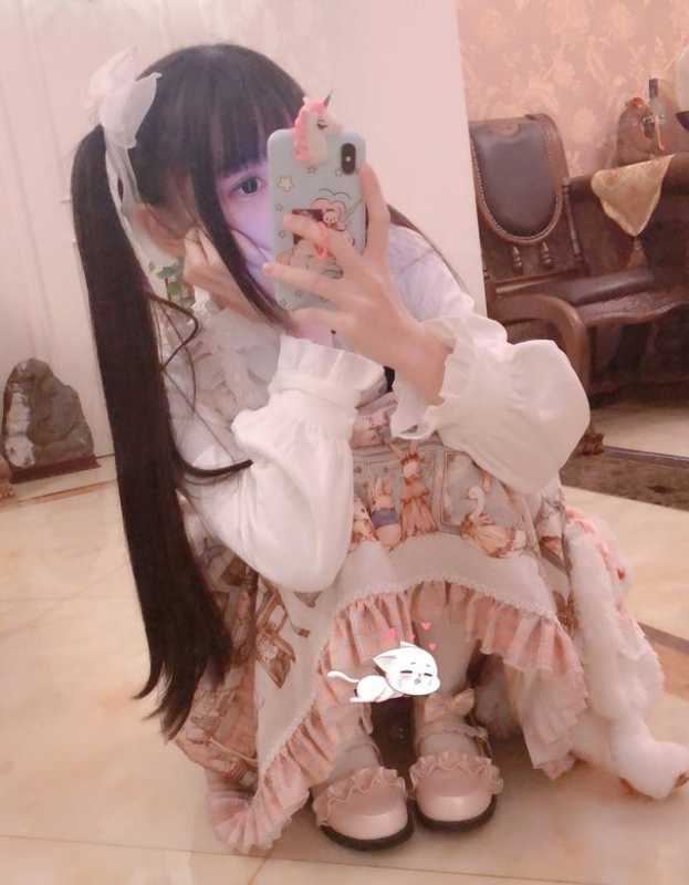 蔡萝莉有1366万粉丝，为何却被lo圈抵制，lo娘太严格？-1.jpg
