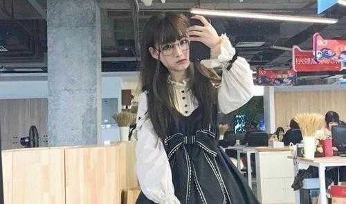 蔡萝莉有1366万粉丝，为何却被lo圈抵制，lo娘太严格？-8.jpg