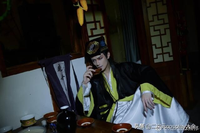 熊祁老攻化身最帅僵尸，道士，放下这个僵尸让我来扛-4.jpg