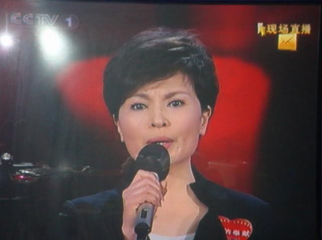 30年零失误央视主播李瑞英，与搭档同退居幕后，今苍老容颜难掩气质-3.jpg