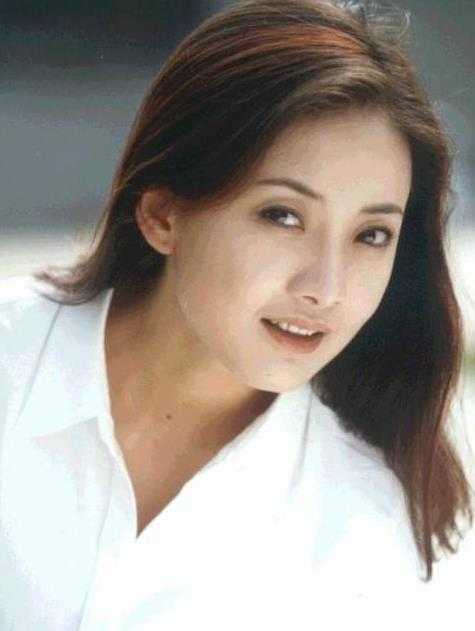 春晚的“常驻嘉宾”牛莉，曾是射击类冠军，今45岁健身到脱相-9.jpg