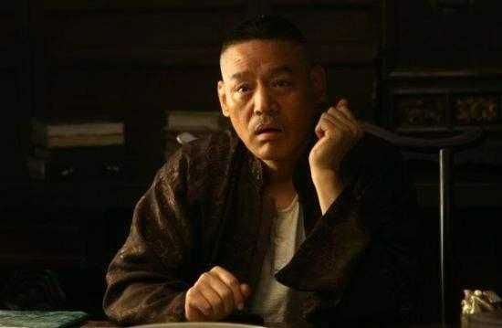“老戏骨”李幼斌，拍戏时与女演员因戏生情，回家便于发妻离婚-7.jpg