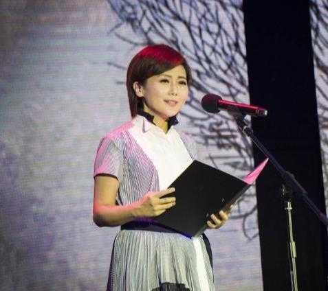 42岁央视美女主持人柴璐，严肃冷静的“冰山美人”，如今仍是未婚-2.jpg