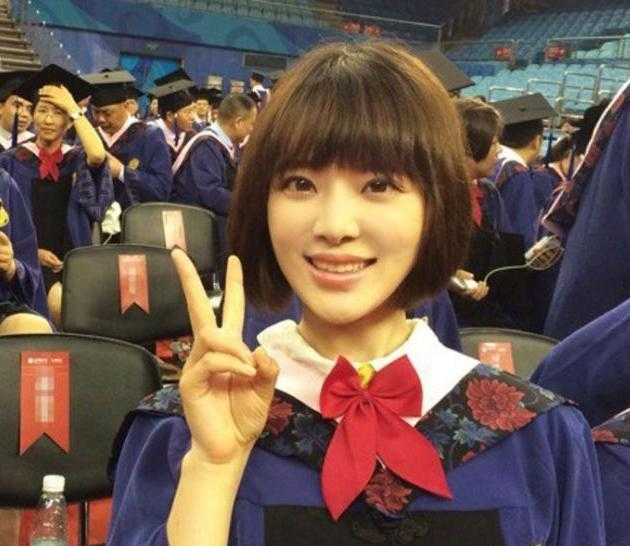 人美心善的央视主播蝴蝶，嫁大12岁新生代导演，今一家三口幸福美满-2.jpg