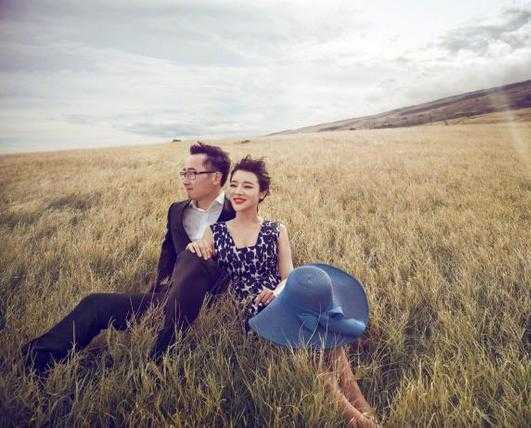 人美心善央视主播胡蝶，嫁大12岁新生代导演，今一家三口幸福美满-7.jpg