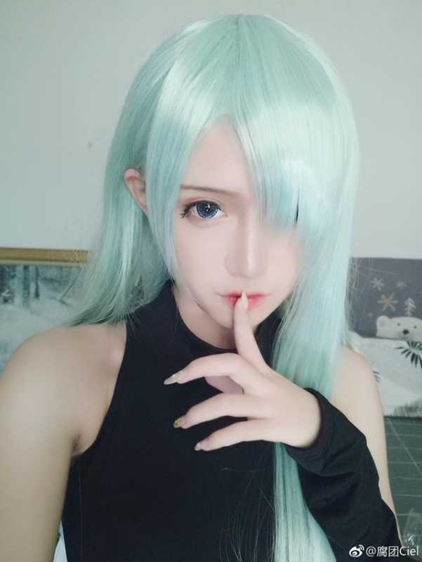 斗鱼女主播腐团儿精彩cos伊丽莎白-5.jpg