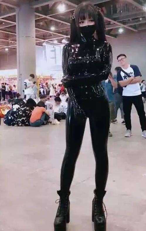 COSPLAY只有高颜值、好身材、神后期才可以做到近乎完美吗？-3.jpg