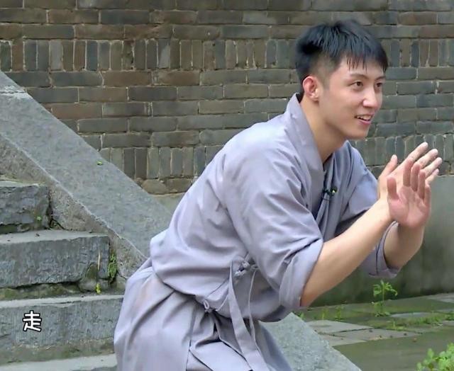 5位综艺“梗王”，不怕冷场就怕他们接梗，能忍住不笑算我输-10.jpg
