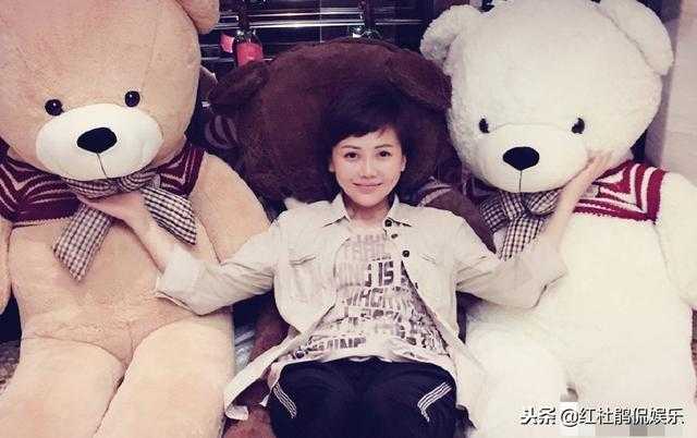 她是央视美女主播，因冷静的风格被称“冰山美人”，今42岁仍未婚-5.jpg