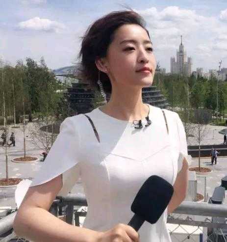 央视新晋美女主持人，颜值才华双双在线，90后的主持功底很强-1.jpg