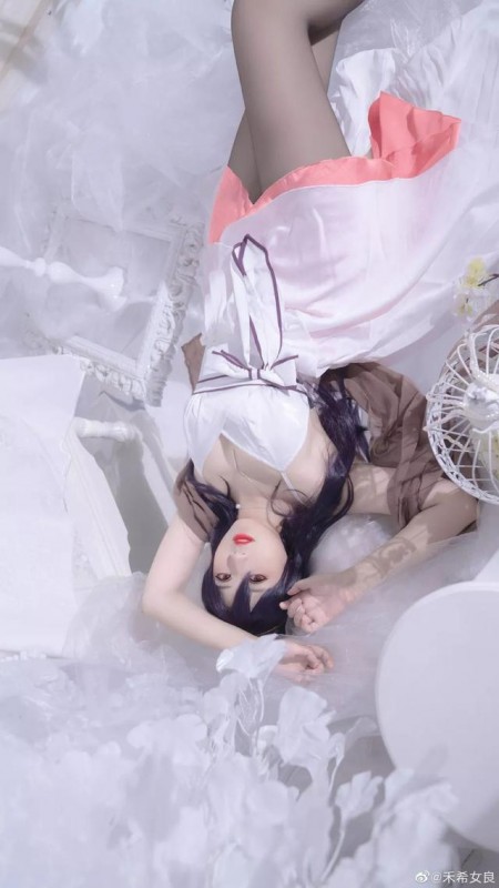 高颜值可爱妹子COS霞之丘诗羽！连身材都完美还原了哦-3.jpg