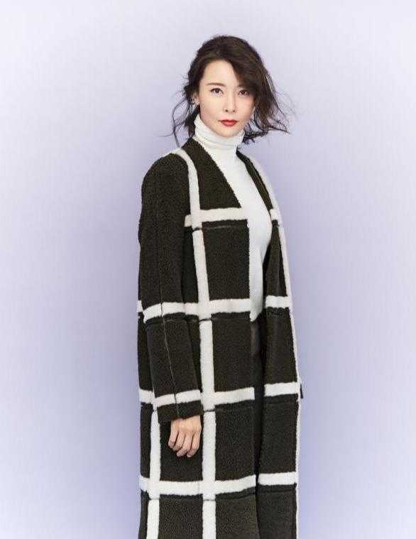 曾是亚洲第一VJ，知名男星为了她抛妻弃子，如今47岁仍不婚不育-3.jpg
