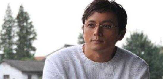 曾是台湾第一小生，被五婚前妻卷走5000万，还替她养别人的6个孩子-3.jpg