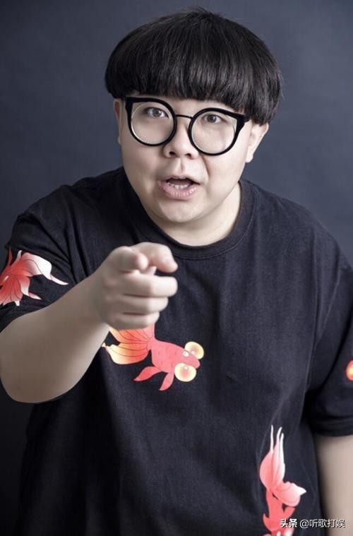 他曾是一位相声演员，成为《海棠经过胭脂透》的搞笑担当后被称赞-4.jpg