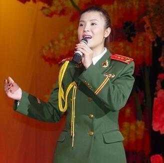 “歌坛一姐”杭天琪，被老外骗走3000万，今嫁小13岁老公忙公益-6.jpg