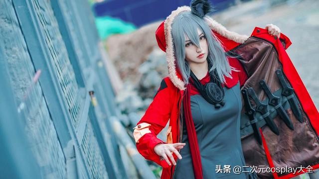帅气型姐《明日方舟》红cos，颜值与气质，俊秀有范-1.jpg
