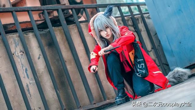 帅气型姐《明日方舟》红cos，颜值与气质，俊秀有范-12.jpg