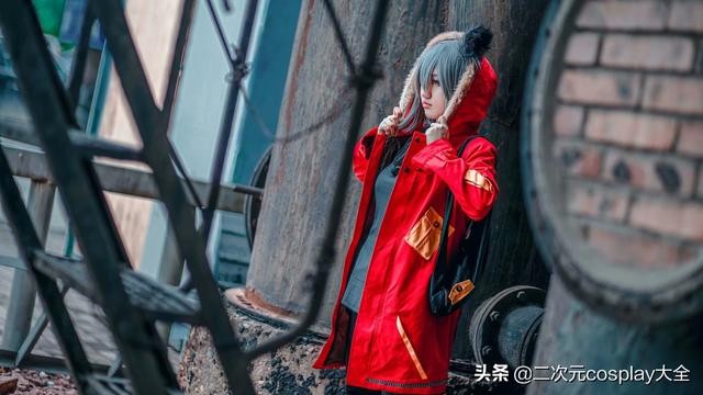 帅气型姐《明日方舟》红cos，颜值与气质，俊秀有范-15.jpg