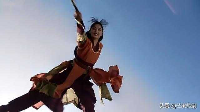 庆余年：海棠朵朵抡两把斧头上线，大战五竹，被五竹一掌打飞-3.jpg