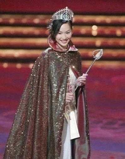 曾因得罪TVB高层被封杀,4年前关闭影迷会,如今40岁宣布退出娱乐圈-4.jpg
