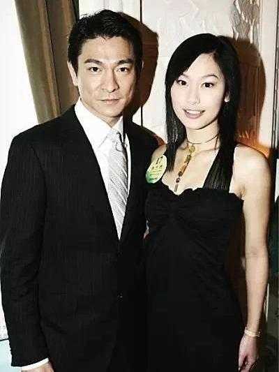 曾因得罪TVB高层被封杀,4年前关闭影迷会,如今40岁宣布退出娱乐圈-5.jpg