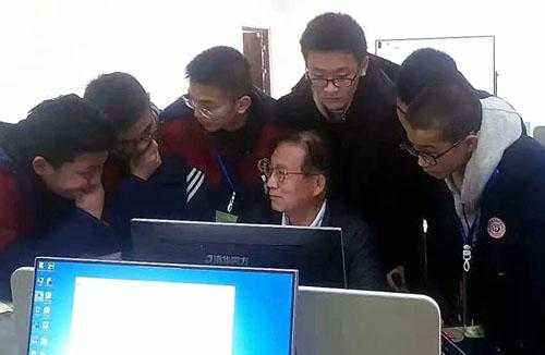 乐山海棠实验中学：走进数学技术 探秘科学之趣-2.jpg