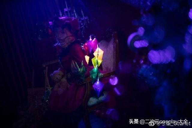 暗黑系场景，搭配可爱靓丽的脸蛋，芙兰朵露，氛围和质感都很亮眼-3.jpg