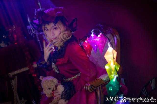 暗黑系场景，搭配可爱靓丽的脸蛋，芙兰朵露，氛围和质感都很亮眼-8.jpg