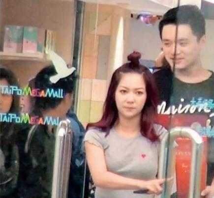 新年首单喜讯！TVB男艺人宣布结婚，妻子成功洗脱小三污名-13.jpg