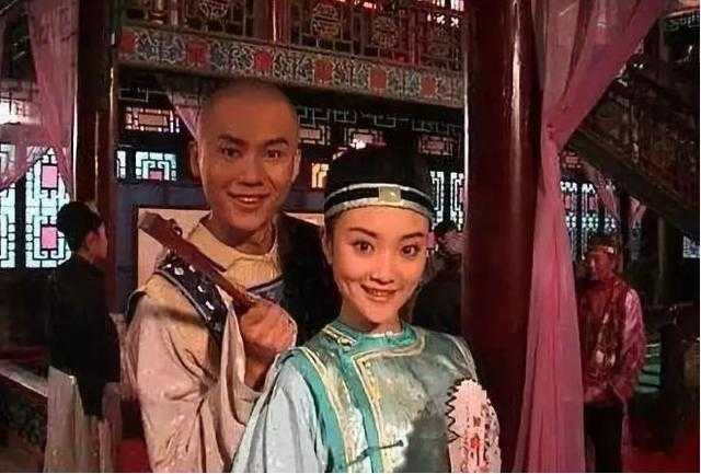 李小璐晒出跨年三连拍，阳光下活力四射，勉励自己：笑起来真好看-8.jpg
