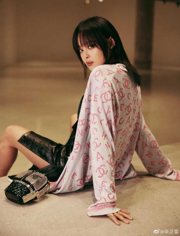《庆余年》里村姑的“海棠朵朵”已经34岁了，嘴唇性感迷人-4.jpg