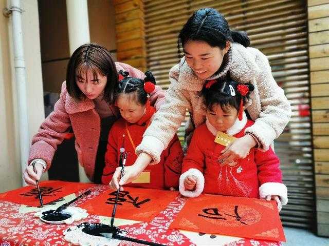 欢欢喜喜辞旧岁，红红火火迎新年——大渡口幼儿园教育集团迎新年系列庆典活动-10.jpg