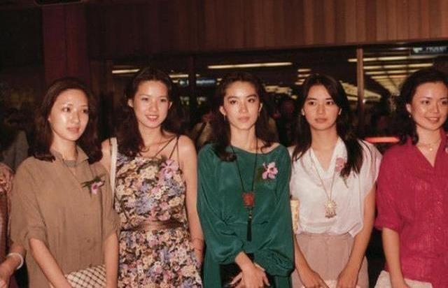 曾是“香港首席女打星”，因一场大火前程尽毁，两任丈夫接连入狱-3.jpg