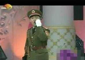 春晚“钉子户”,专演警察小保安,连登春晚13次,今51岁生活超幸福-3.jpg