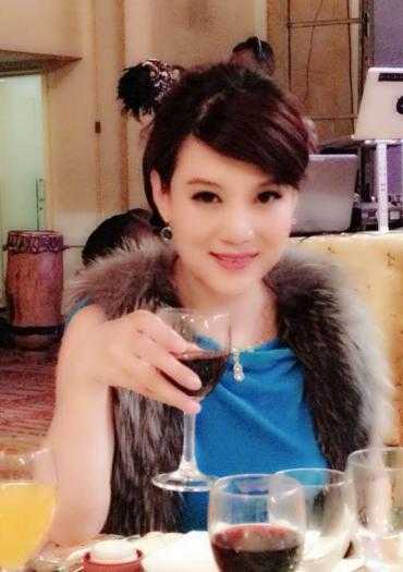 央视才女主播，嫁大16岁富豪，费尽周折与小叔子打赢百亿遗产官司-11.jpg